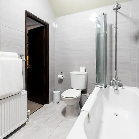 Badger Bar Nocleg ze śniadaniem 3*